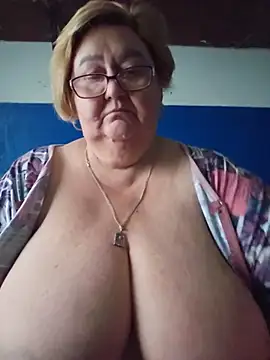 Snapshot of Awn290668 chatting on July 19, 2:53 am Awn290668 online show from July 19, 2:53 am