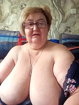 Snapshot of Awn290668 chatting on October 22, 5:40 am Awn290668 online show from October 22, 5:40 am