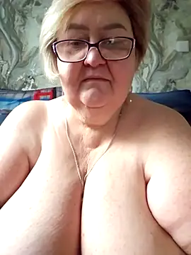 Snapshot of Awn290668 chatting on October 14, 5:41 am Awn290668 online show from October 14, 5:41 am