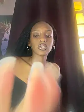 Snapshot of Tee_babygirl1 chatting on December 14, 9:07 am Tee babygirl1 online show from December 14, 9:07 am
