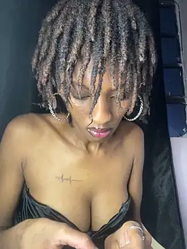 Snapshot of Tee_babygirl1 chatting on December 19, 6:12 pm Tee babygirl1 online show from December 19, 6:12 pm