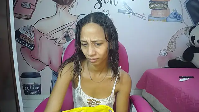 EMMA SWEETT1 online show from September 24, 12:33 pm