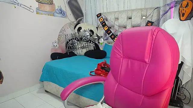 EMMA SWEETT1 online show from October 31, 12:46 pm