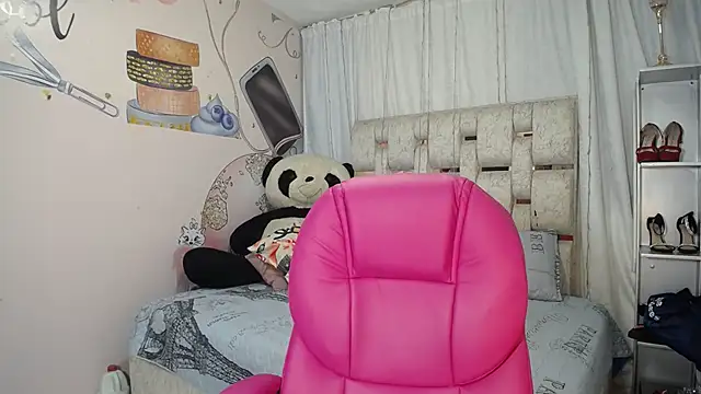 EMMA SWEETT1 online show from January 12, 12:45 pm