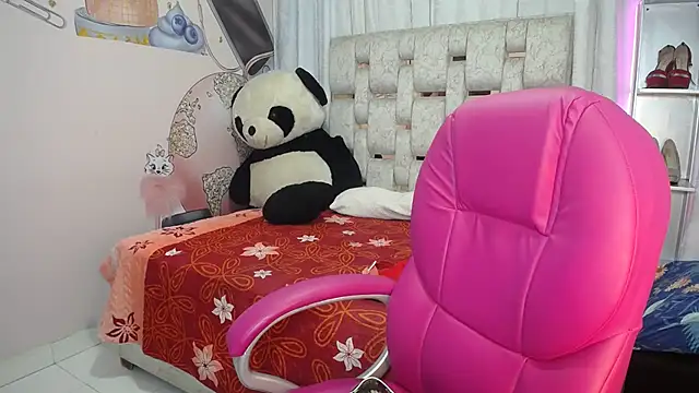 EMMA SWEETT1 online show from December 5, 12:48 pm