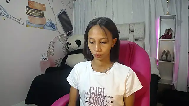 EMMA SWEETT1 online show from November 26, 12:27 pm