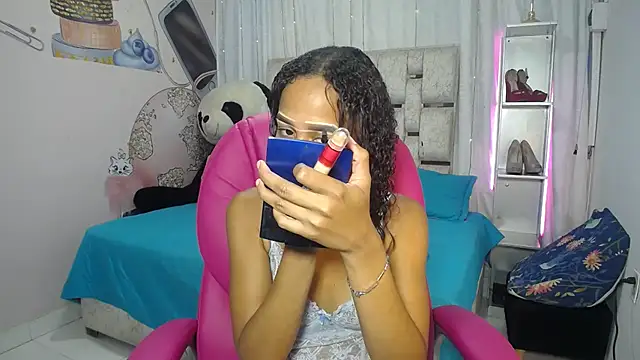 EMMA SWEETT1 online show from November 9, 12:42 pm