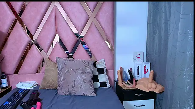 Snapshot of RoxetteMature chatting on July 1, 12:16 pm RoxetteMature online show from July 1, 12:16 pm