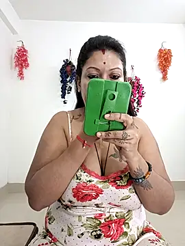 Snapshot of YOUR_LOVELY-40 chatting on October 15, 3:53 pm YOUR LOVELY-40 online show from October 15, 3:53 pm