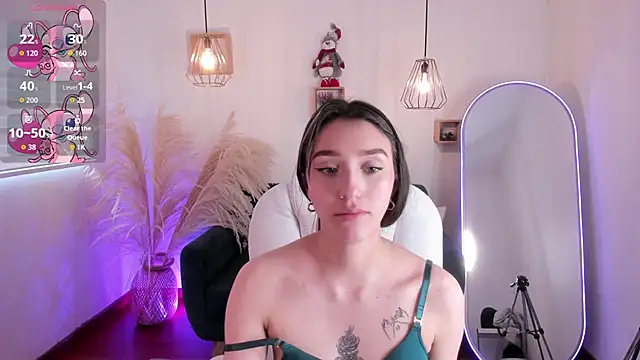 Snapshot of Paola_wood chatting on December 2, 1:35 pm Paola wood online show from December 2, 1:35 pm