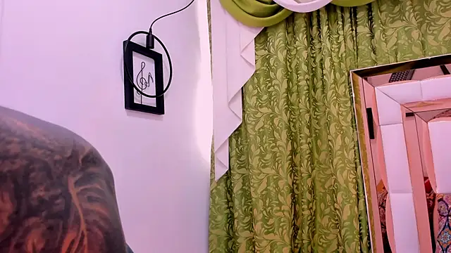 Snapshot of dilan_scootk_ chatting on December 4, 7:35 pm dilan scootk online show from December 4, 7:35 pm