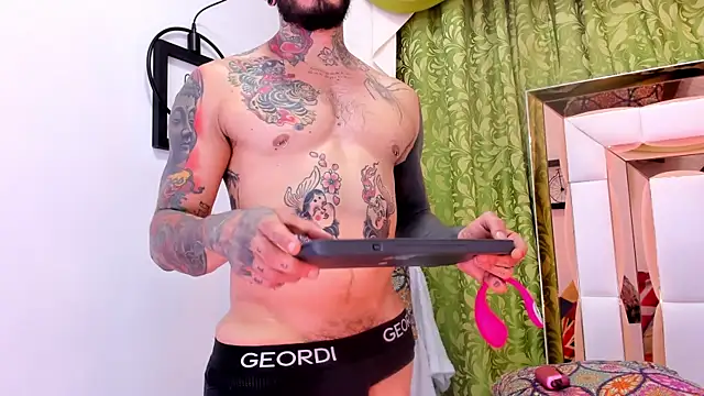 dilan scootk  online show from January 9, 7:43 pm