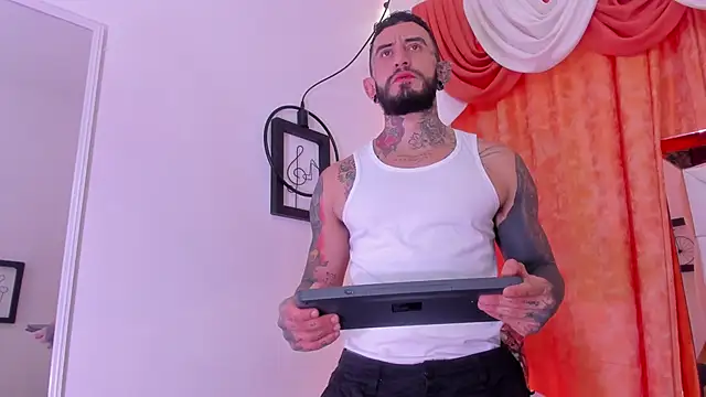 dilan scootk  online show from March 18, 7:26 pm