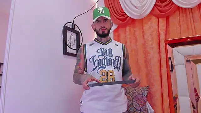 dilan scootk  online show from February 25, 7:25 pm