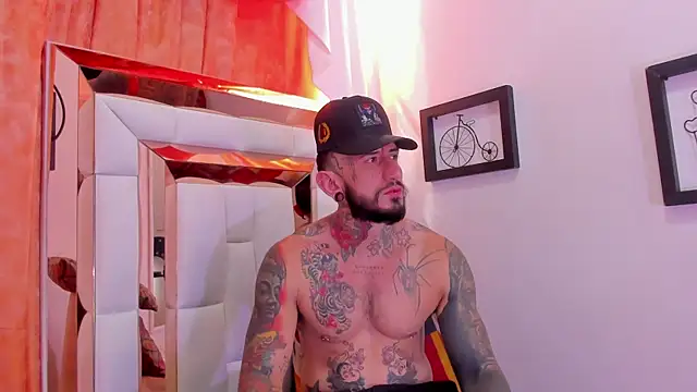 dilan scootk  online show from April 4, 7:20 pm