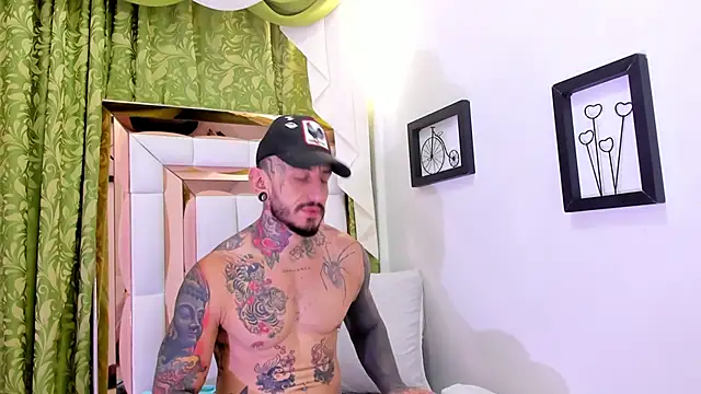 Snapshot of dilan_scootk_ chatting on October 2, 7:28 pm dilan scootk online show from October 2, 7:28 pm