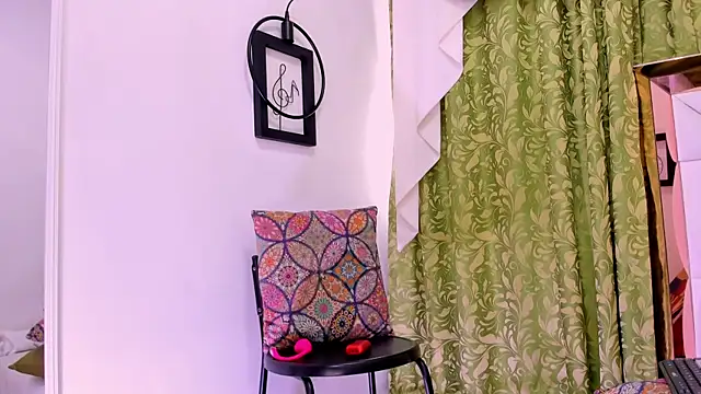 dilan scootk  online show from December 19, 7:27 pm