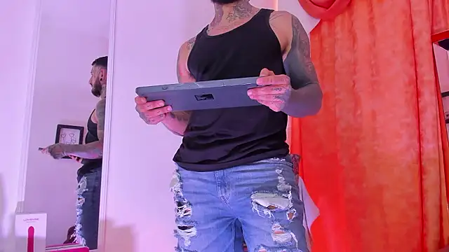 dilan scootk  online show from March 6, 7:42 pm