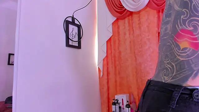 dilan scootk  online show from May 2, 2:33 pm