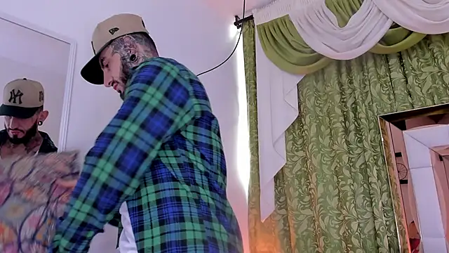 dilan scootk  online show from January 12, 7:31 pm