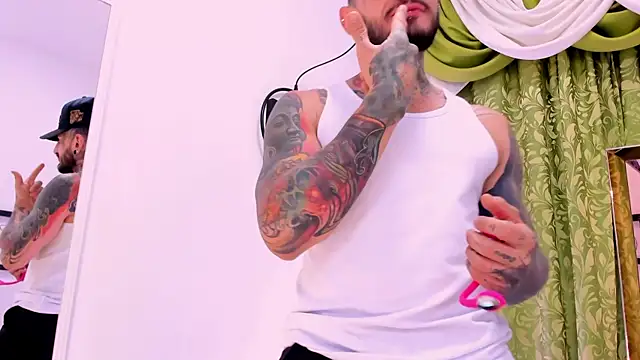 Snapshot of dilan_scootk_ chatting on November 29, 7:36 pm dilan scootk online show from November 29, 7:36 pm