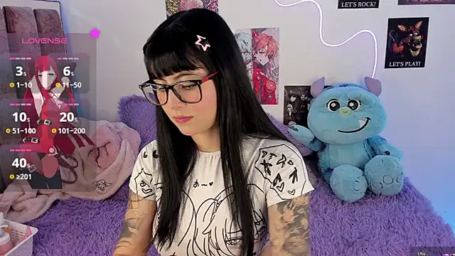 Snapshot of naoko_kirino chatting on December 18, 4:17 am naoko kirino online show from December 18, 4:17 am