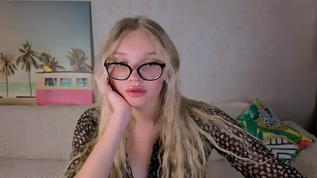 BoysLoveBlondee online show from September 29, 8:10 am