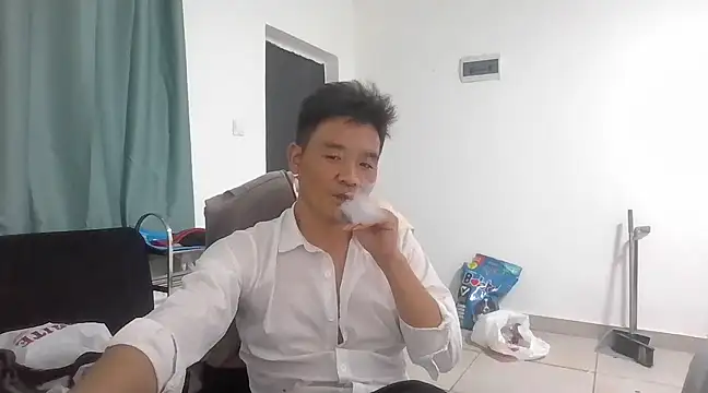 kisstoyousoon2024 online show from March 9, 6:21 pm