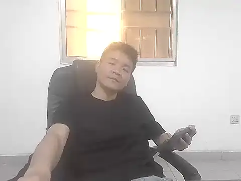 kisstoyousoon2024 online show from October 11, 3:24 pm