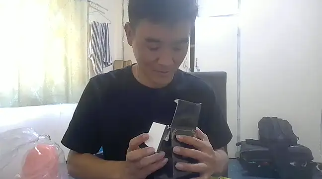 kisstoyousoon2024 online show from December 3, 7:27 am