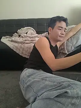 kisstoyousoon2024 online show from November 9, 12:53 pm