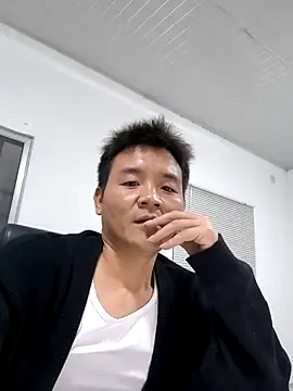 kisstoyousoon2024 online show from September 17, 7:38 pm