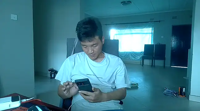 kisstoyousoon2024 online show from March 17, 1:29 pm