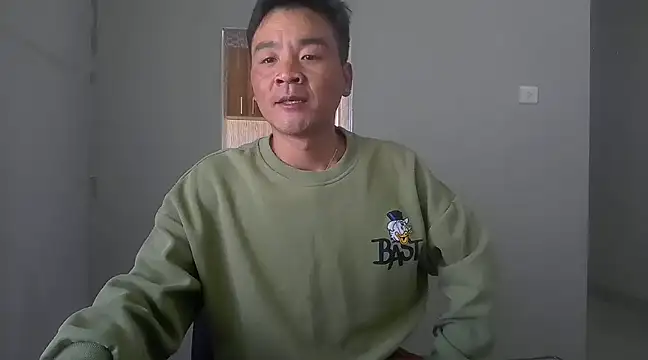 kisstoyousoon2024 online show from December 4, 7:33 am