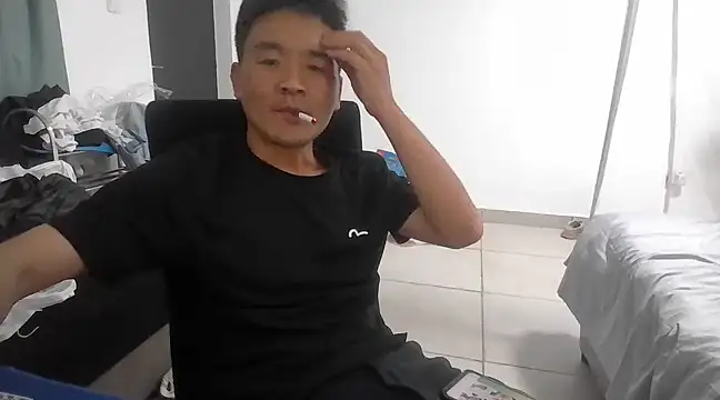 kisstoyousoon2024 online show from March 10, 7:29 pm