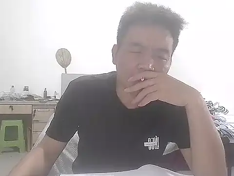 kisstoyousoon2024 online show from October 13, 7:43 am