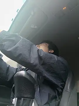 kisstoyousoon2024 online show from December 17, 5:56 am