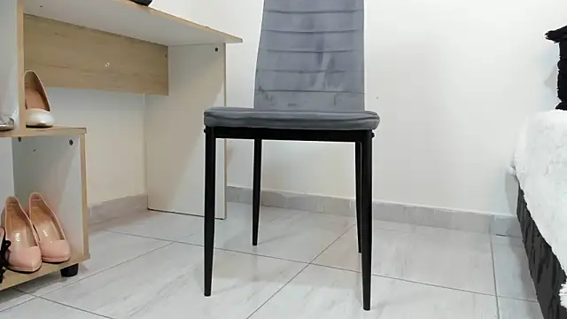 Snapshot of GenesisTT chatting on November 26, 3:39 am GenesisTT online show from November 26, 3:39 am