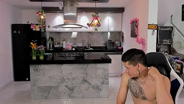 vicky wendy hot sexx online show from April 17, 4:15 am