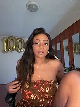 Snapshot of Blazerina chatting on November 15, 9:30 pm Blazerina online show from November 15, 9:30 pm