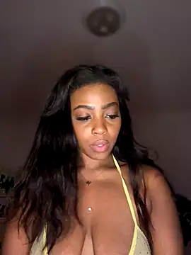 Snapshot of Blazerina chatting on November 12, 11:25 am Blazerina online show from November 12, 11:25 am