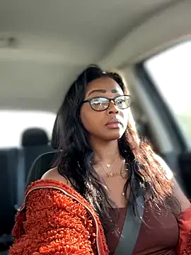 Snapshot of Blazerina chatting on November 6, 8:02 pm Blazerina online show from November 6, 8:02 pm