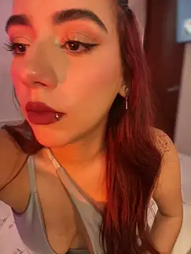 Snapshot of veronicaapink chatting on November 7, 8:57 pm veronicaapink online show from November 7, 8:57 pm