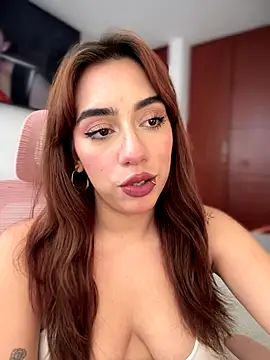 Snapshot of veronicaapink chatting on September 17, 8:44 pm veronicaapink online show from September 17, 8:44 pm