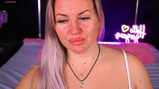 KiraCandyS online show from December 1, 9:04 pm