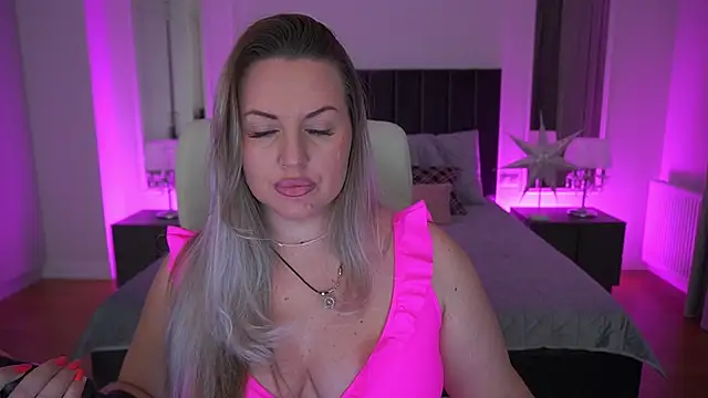 KiraCandyS online show from March 14, 8:59 pm