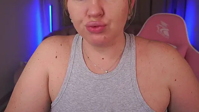 KiraCandyS online show from March 14, 3:59 am