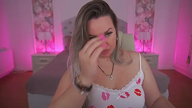 KiraCandyS online show from April 10, 8:16 pm