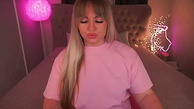 KiraCandyS online show from March 3, 8:43 pm