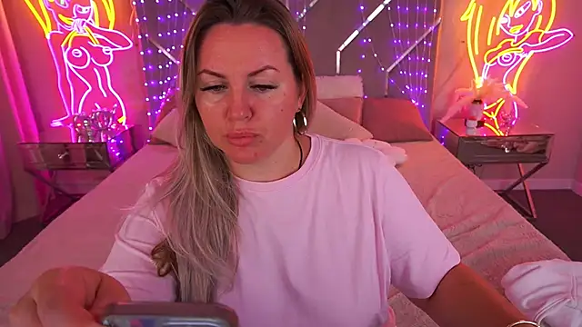 KiraCandyS online show from May 19, 10:50 pm